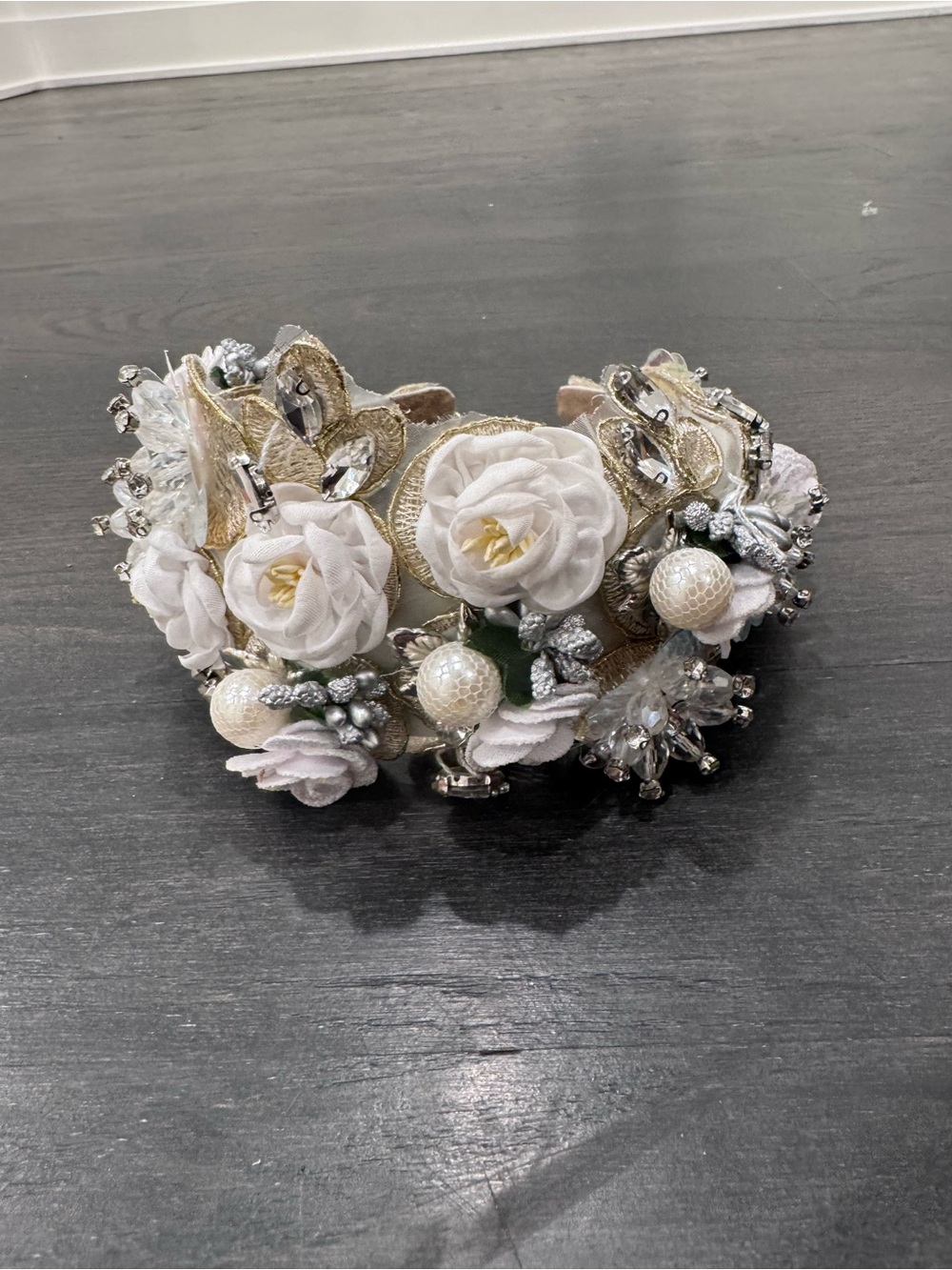Elegant White Floral Pearl Headband - Women Accessories
